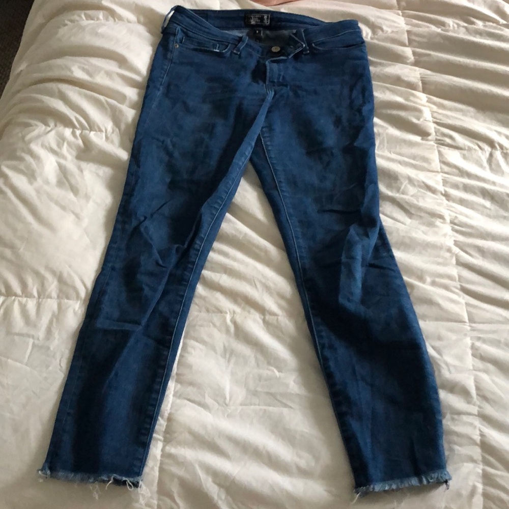 Dark wash ankle jeans!